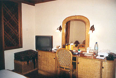 Plenty of storage space under the dressing table. (34k)