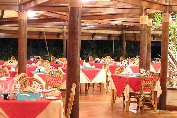 The restaurant awaits hungry diners. (68k)