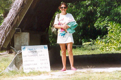 Linda in the Arrivals hall (35k)
