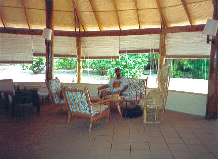The main bar on Dennis Island. (30k)