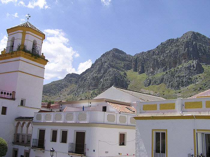 View from our balcony at the hotel Palacete de Ma�ara in Montejaque.  (92k)