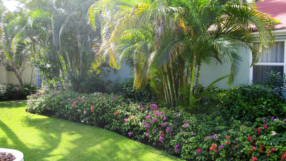 Flower beds were kept neat and tidy.