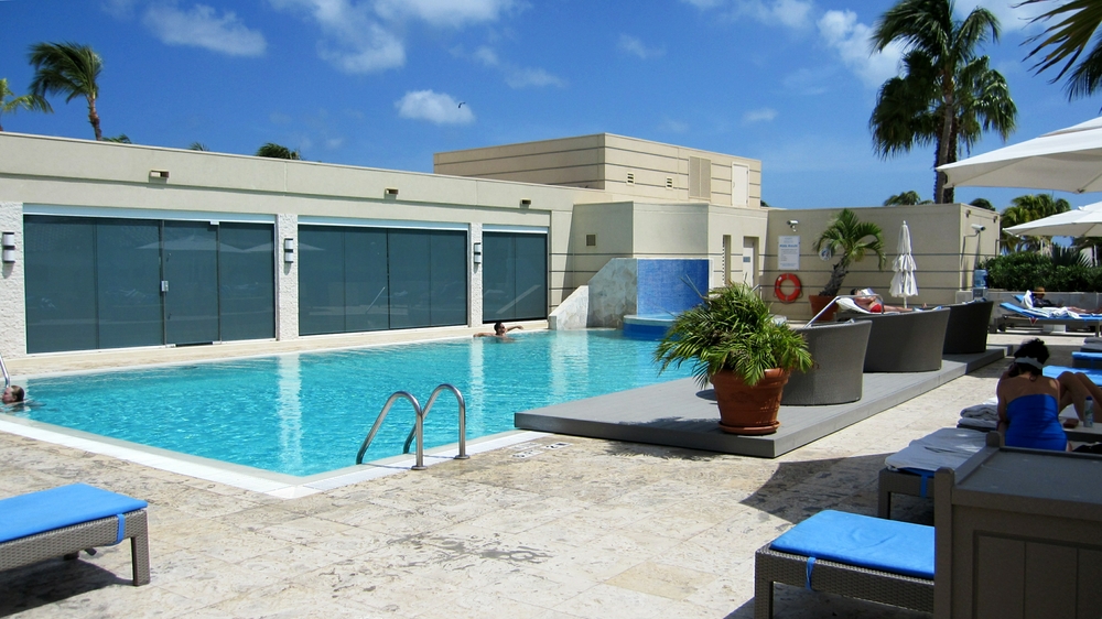 The pool, with Elements restaurant behind it.