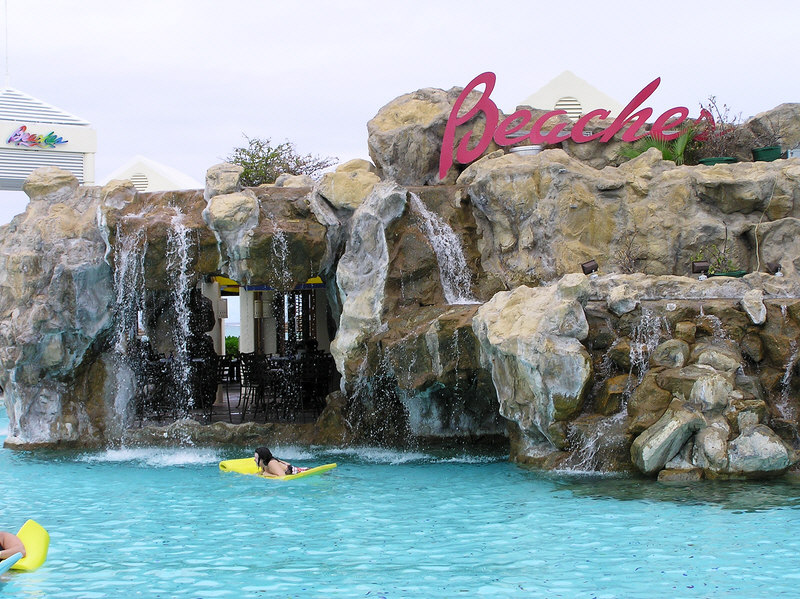 The Cascades pool. (184k)