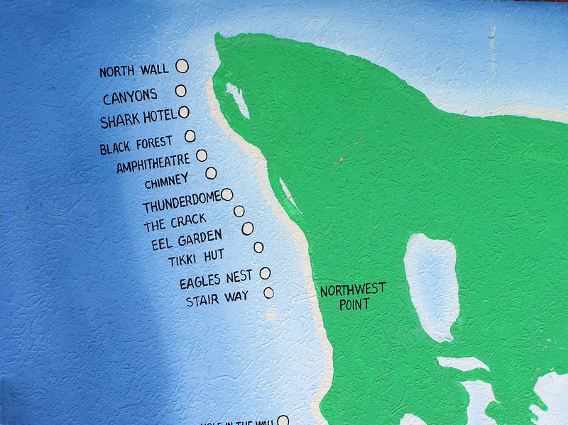 Northwest Point dive sites, a fifty-minute boat ride from the Beaches jetty.  (170k)