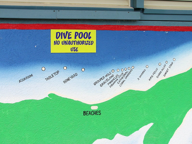 Grace Bay dive sites (just a ten minute boat ride). (160k)