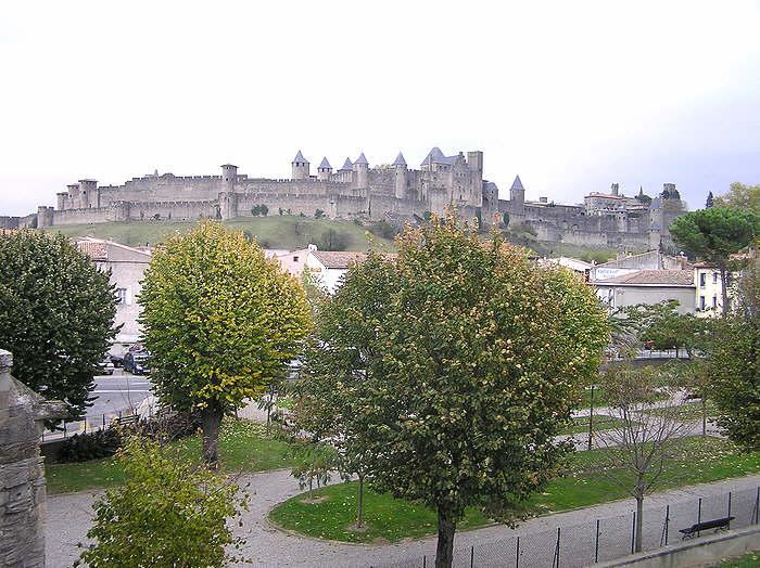 The stunning Medieval City of Carcassonne, from the Pont Vieux.  (96k)