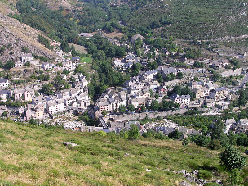 Le Pont de Montvert from the south. (256k)