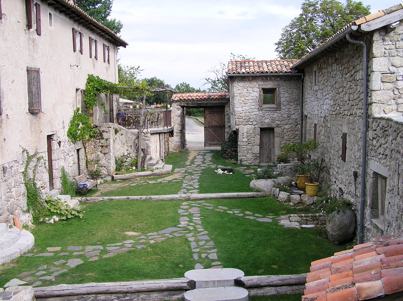 From the other end of the courtyard, looking back towards the entrance doors.  (200k)