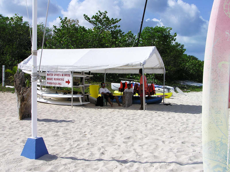 The watersports centre next to the dive centre.  (91k)