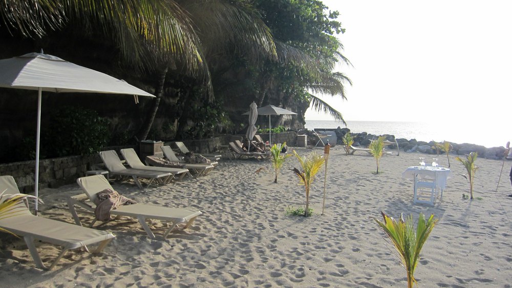 The quiet, western end of the beach where we tended to laze.