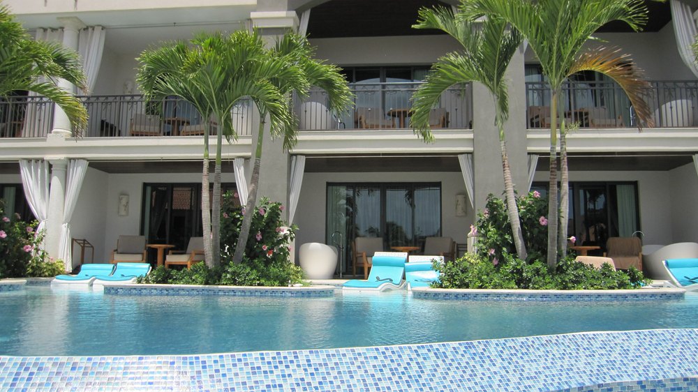 The veranda from the other side of the infinity pool. 