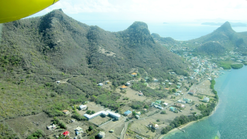 Descending over Union Island.