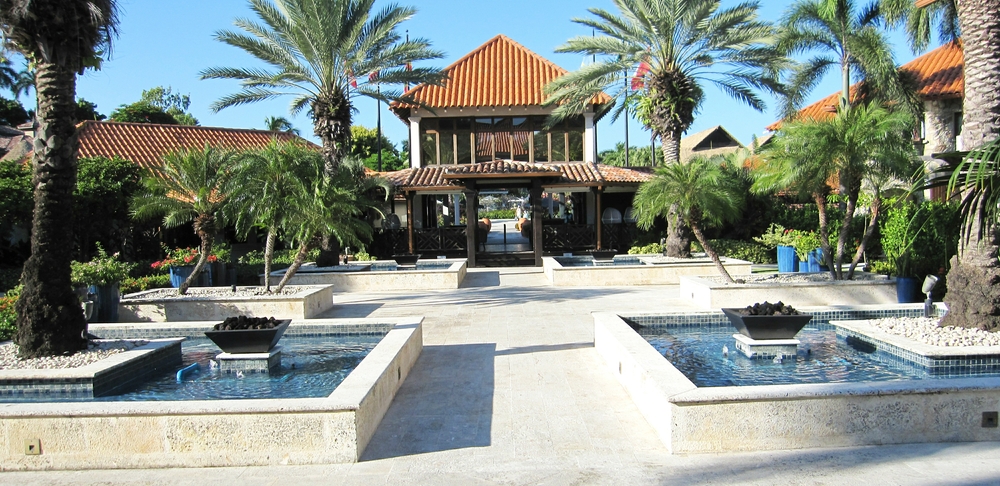 The Courtyard area, looking from the Living Room to Reception.