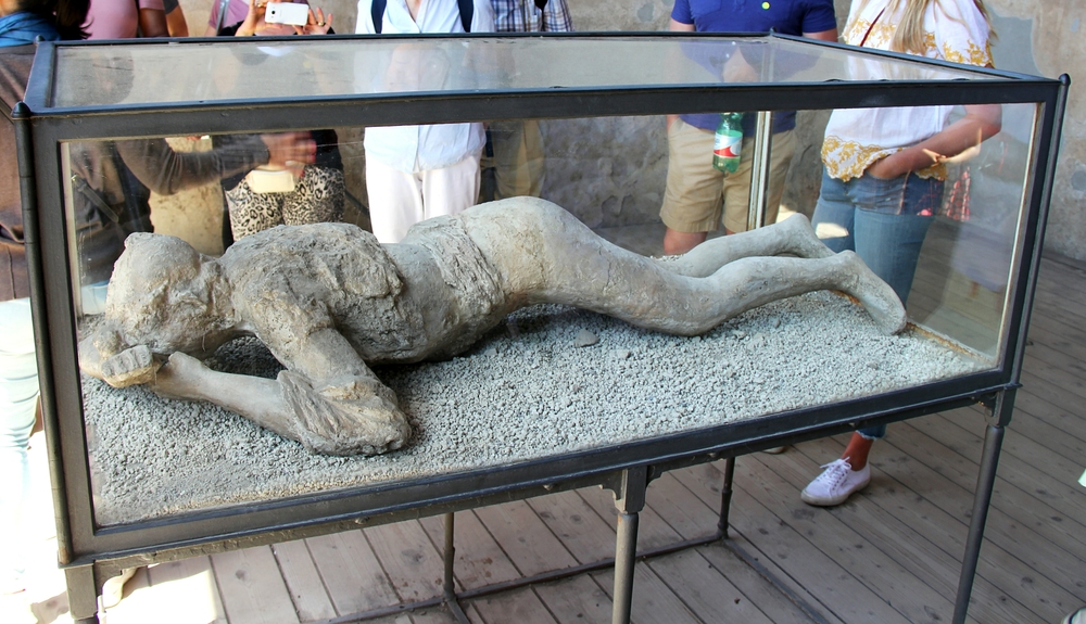 There are dozens of suchbodies on display at Pompeii.
