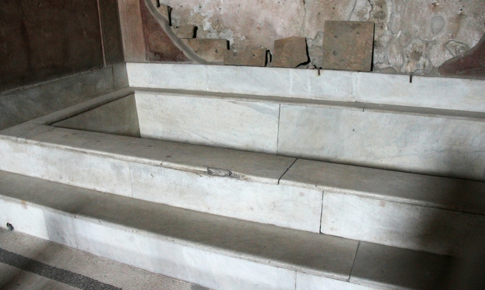 The plunge pool in the hot room of the bath house.