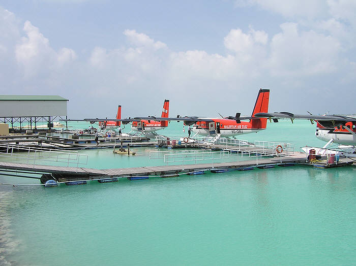 Seaplanes at the Maldivian Air Taxi terminal. (56k)