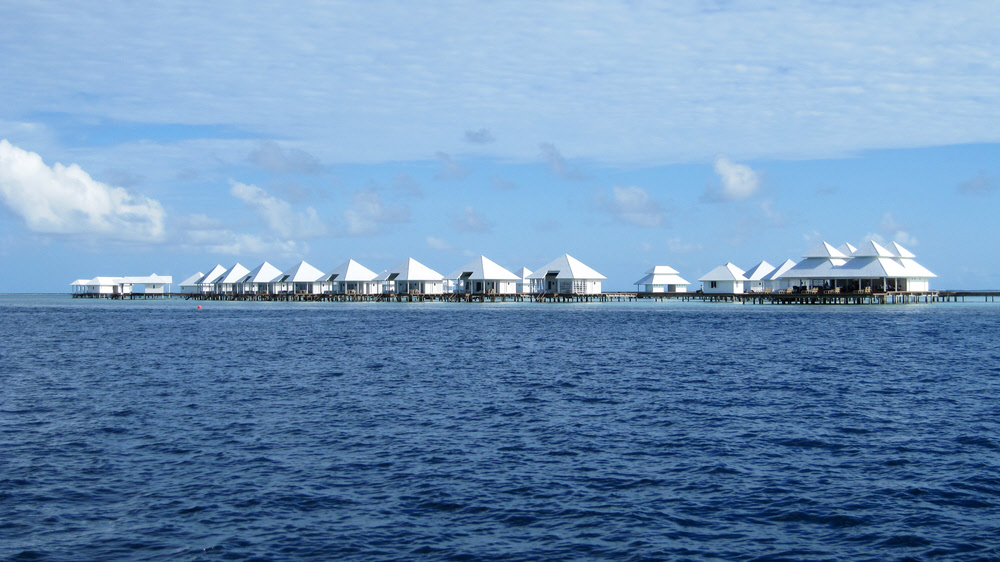 Two views from the north: First, the new water village, with the restaurant in the right foreground.... (200k)