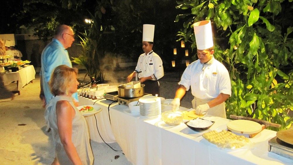 The chefs prepare pasta dishes, chapatis etc fresh on the spot.