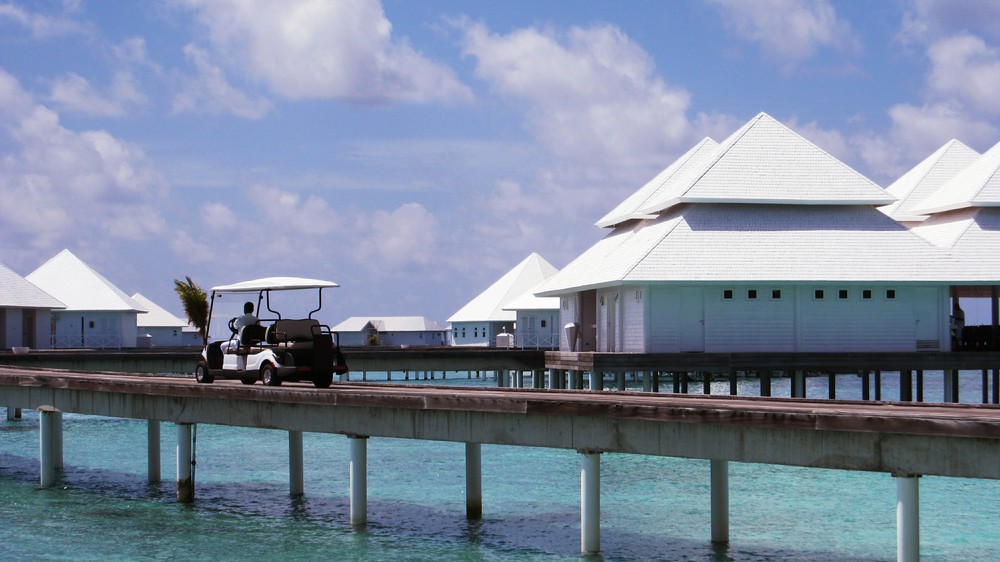 You can hitch a ride from the electric golf-buggies that whizz up and down the Water Village jetty all day