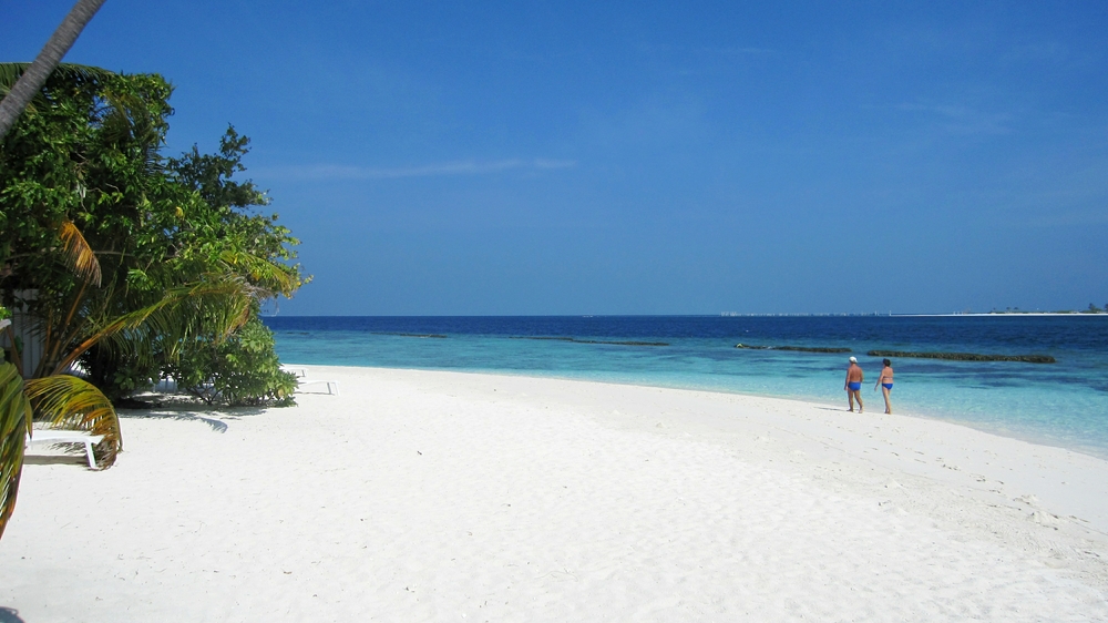 The beach area to our left - plenty of beach here.