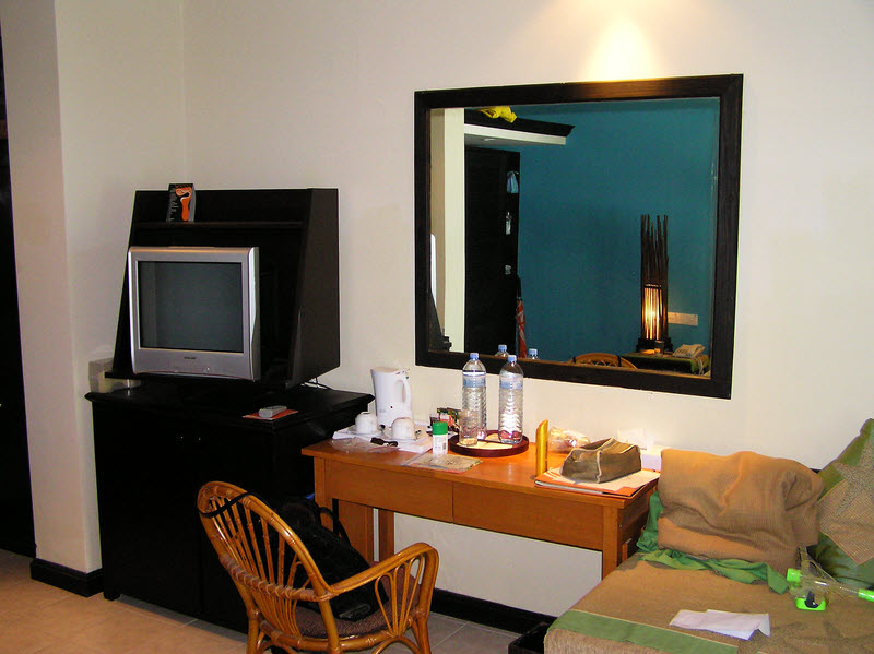The TV has AV inputs at the rear, so you can play your mp3 player through it and annoy the neighbours. (99k)