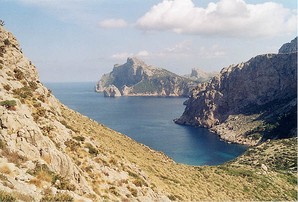 At the end of the Boquer valley looking north out to sea.  (64k)