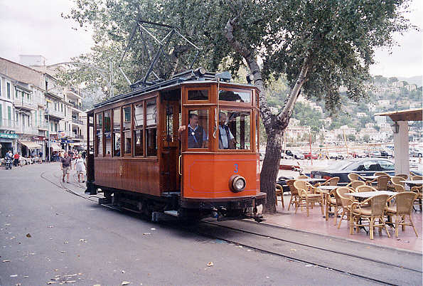 Old tramcar in Puerto Soller.  (62k)