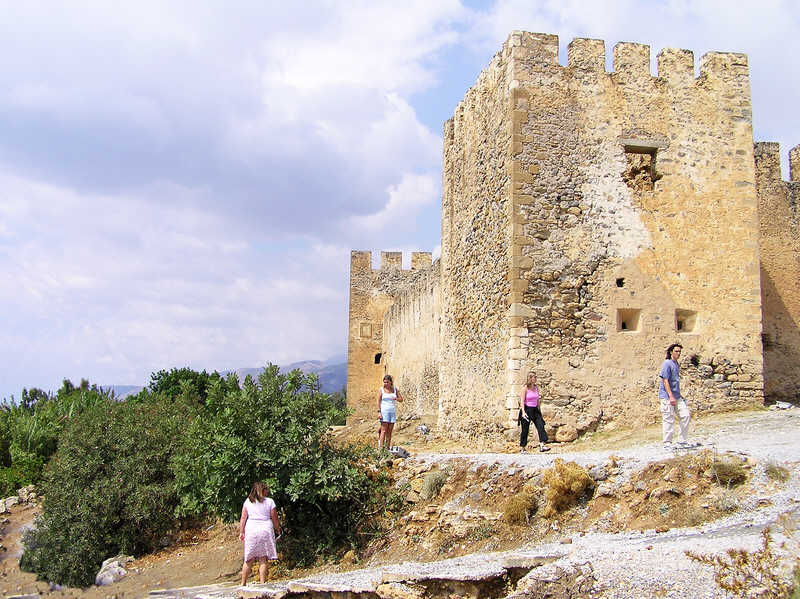 Frango Kastello castle a few miles west of Plakias.  (95k)