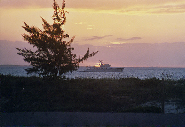 Sunset from the patio in front of our second room. (58k)