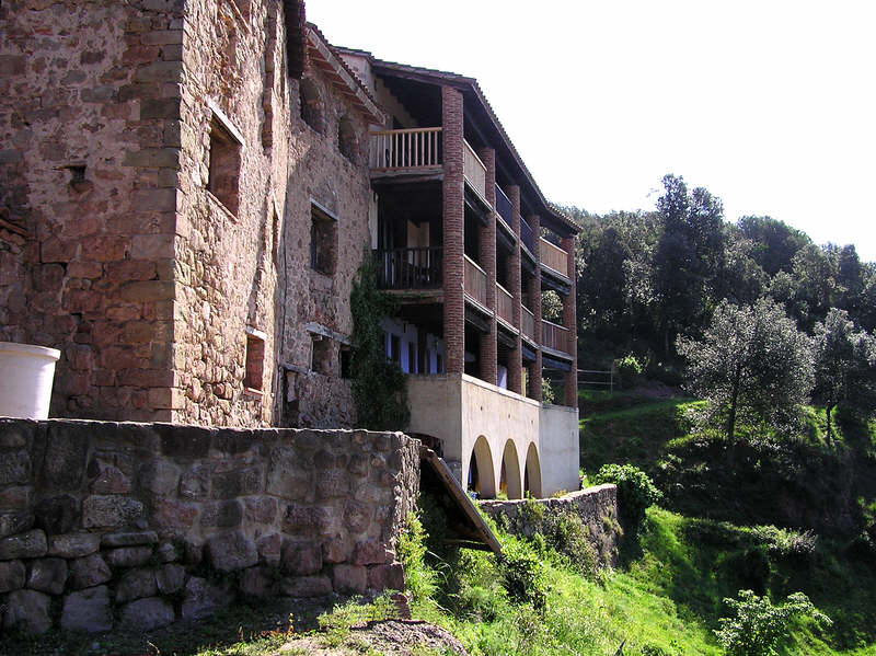 The inn at Can Jou. (104k)