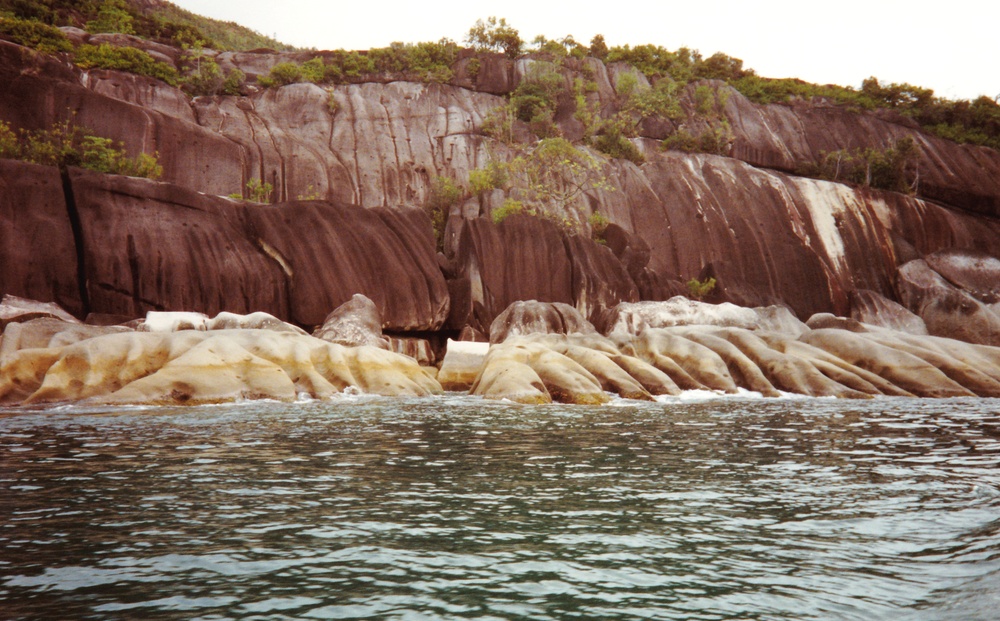 We went for a boat trip from Victoria to see the granite cliffs and rocks, sculpted by rain.
