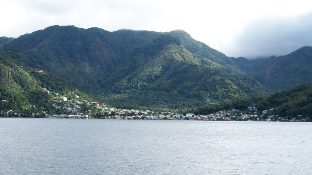 Soufrière, the old capital of St Lucia, from the sea. (100k)