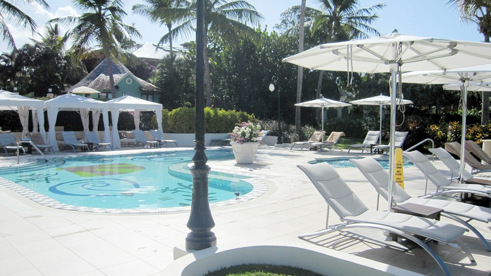 The quiet pool near the over-water villas.