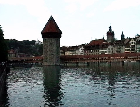 ...followed by a wander round the historic city
<br />
(the medieval Kapellbrücke was restored after being destroyed by fire in 1993)...