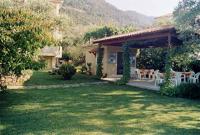 Reception area and bar in the grounds of Nostos Studios (64k)Reception area and bar in the grounds of Nostos Studios (64k)