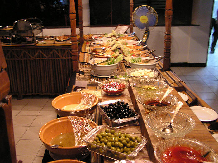 Salads, garnishes and dressings. (99k)