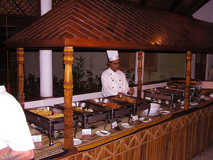 The food wasn't the tastiest we've had, but there was a reasonable choice every day, provided you didn't arrive just before they shut. (88k)
